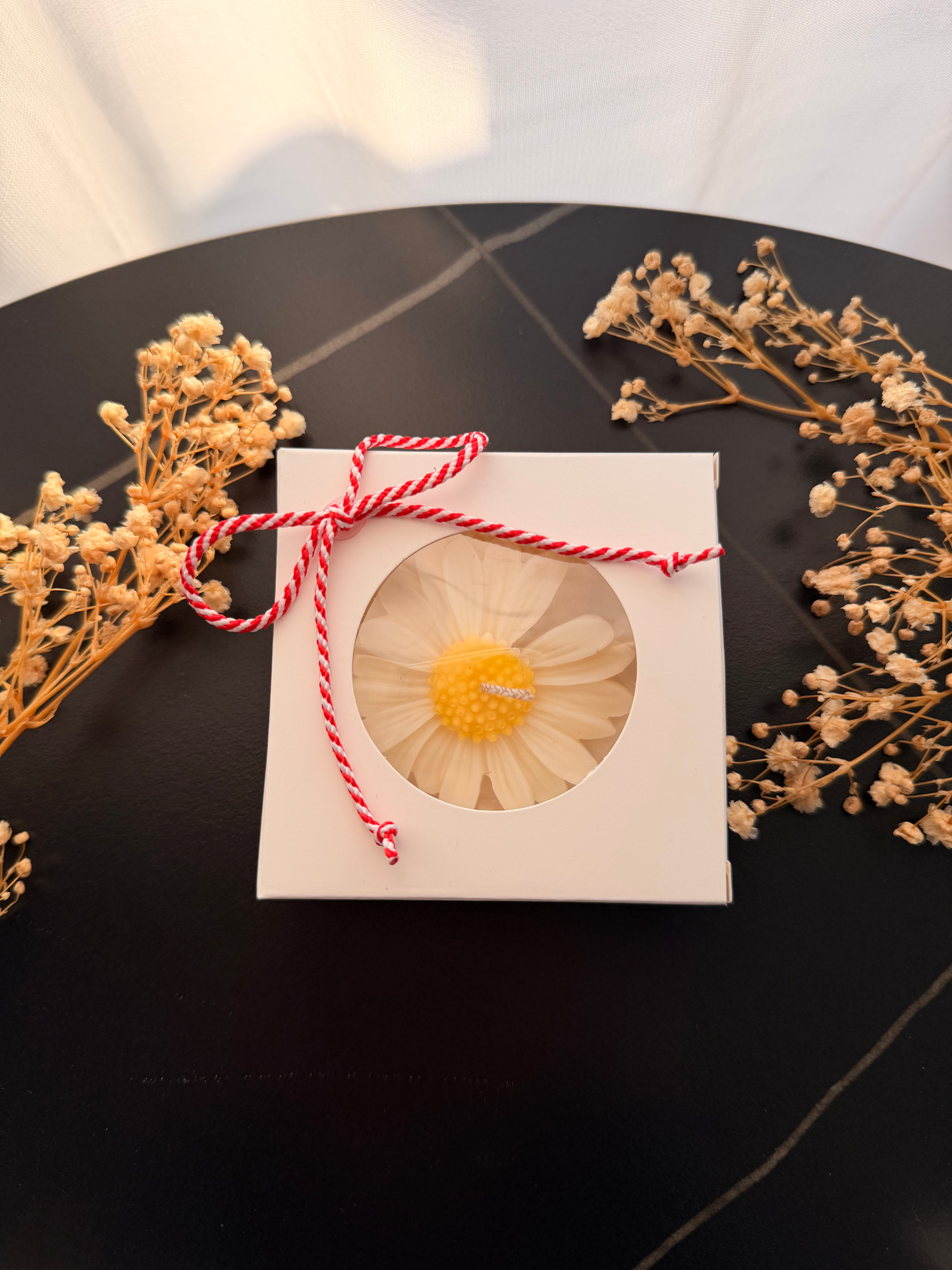 Lumânare Floare din Ceară Naturală de Soia, Parfumată – în Cutie Cadou cu Fereastră