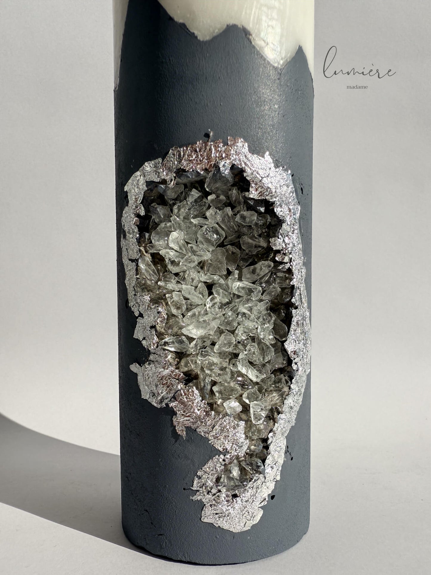 Lumânare de lux Éclat Gris Mystique – din ciment handmade