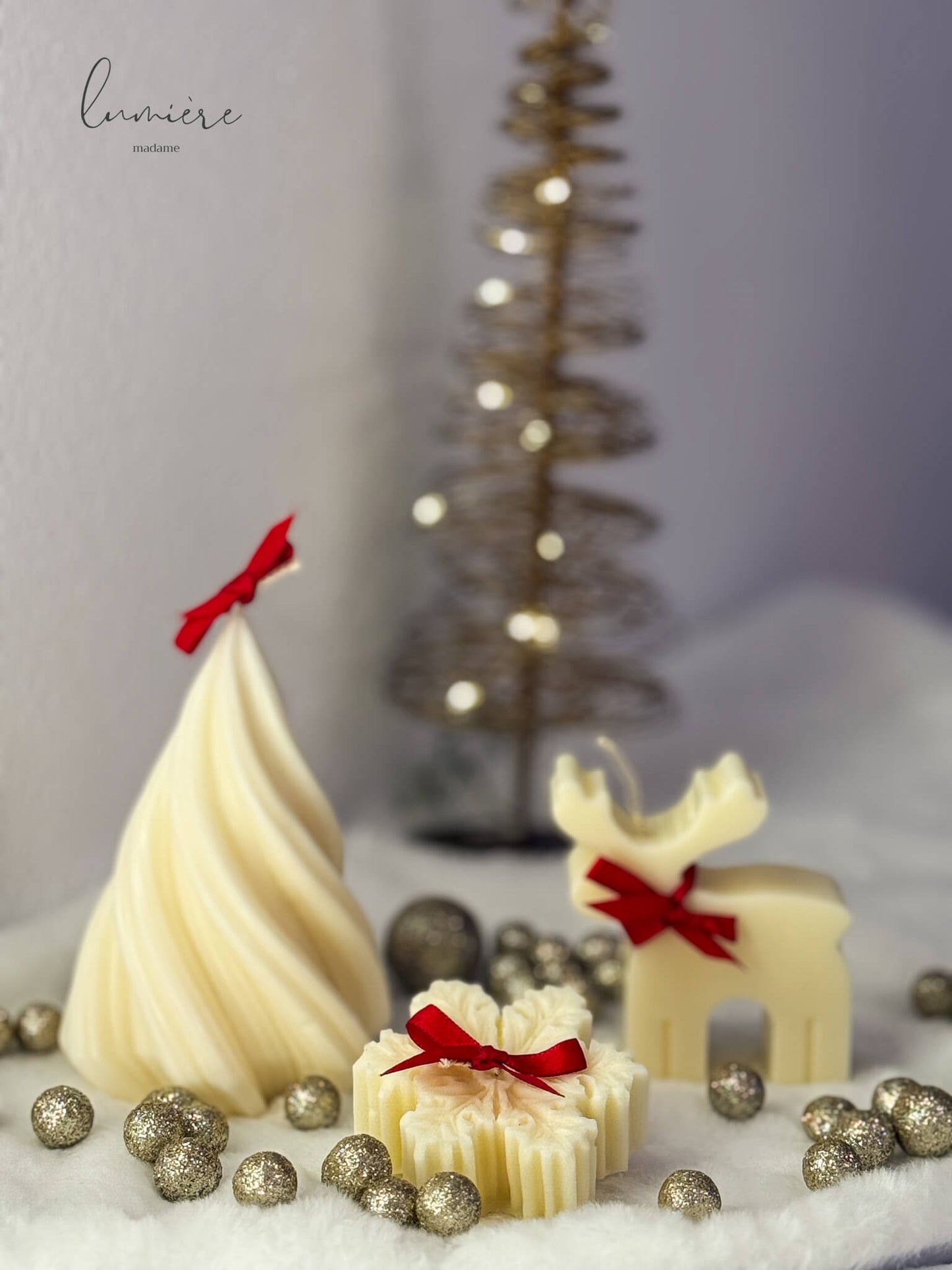 aranjament de craciun cu lumanari festive set de 3 lumanari: brad, ren si fulg de zapada