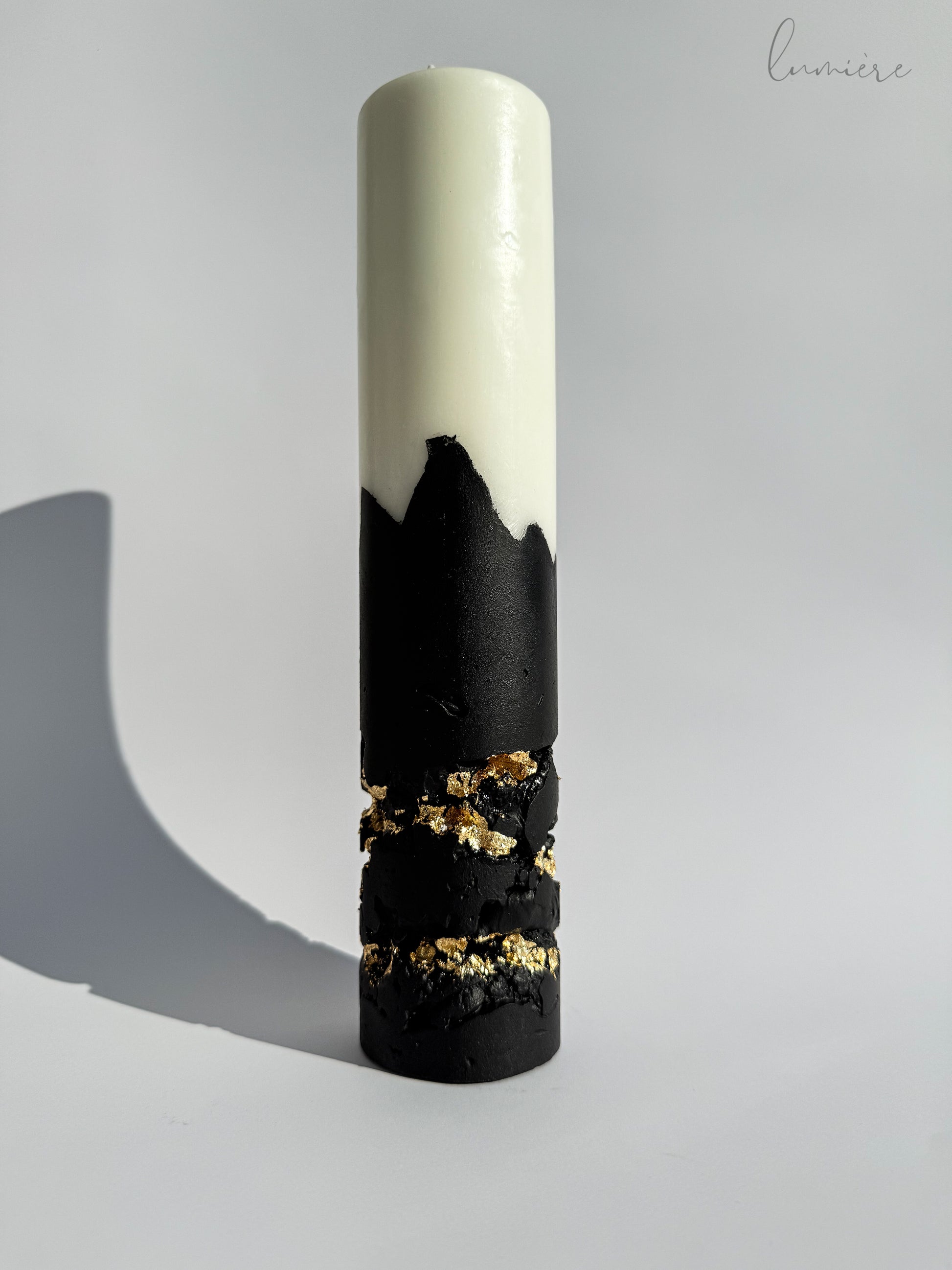 Obsidian Noir Élégance – handmade black candle with raw obsidian stone finish
